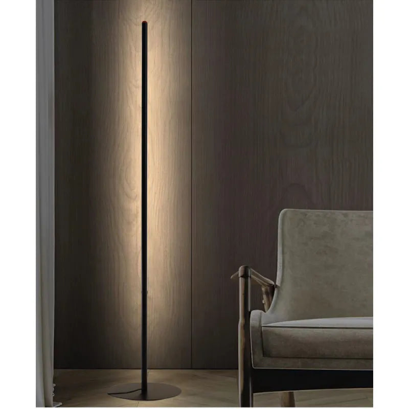 Lámpara de Pie LED — Diseño Minimalista con Luz Regulable