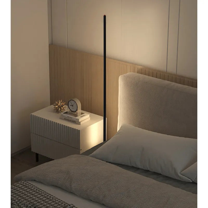Lámpara de Pie LED — Diseño Minimalista con Luz Regulable